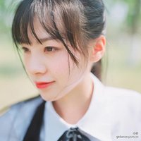 田里辛勤除草的耘者
