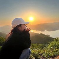 湖畔静思深邃智慧